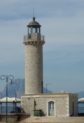 Le phare de Patras